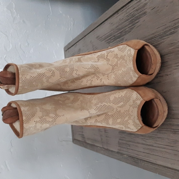 Ugg Collection Heels Women - Picture 4 of 13
